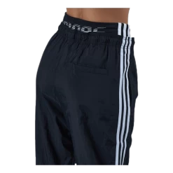 ADIDAS Comfortable Woven Tracksuit Pant Black 9 ADIDAS Comfortable Woven Tracksuit Pant Black -Damesmode online. 4062062222543 006 bb5fde11be034b45a3f6019b30d8c60d