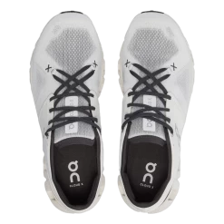 On Cloud X 3 Women White/black 9 On Cloud X 3 Women White/black -Damesmode online. 60769 24 004